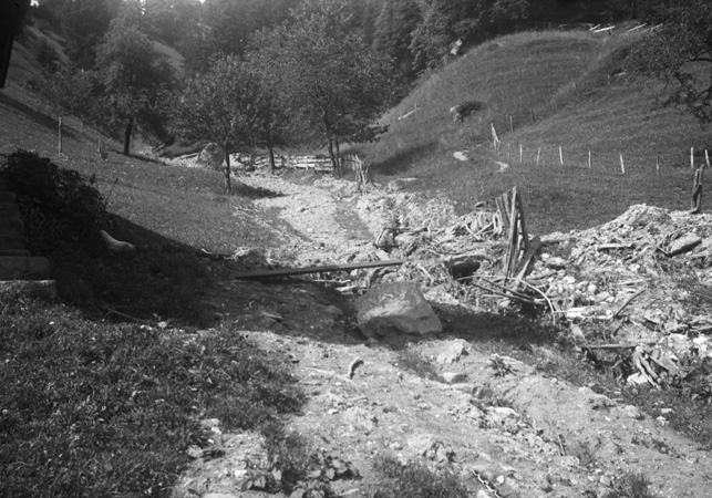 01.08.10 Erdschlipfe in Spirigen x Bürglen Hochwasser Okt 1933
